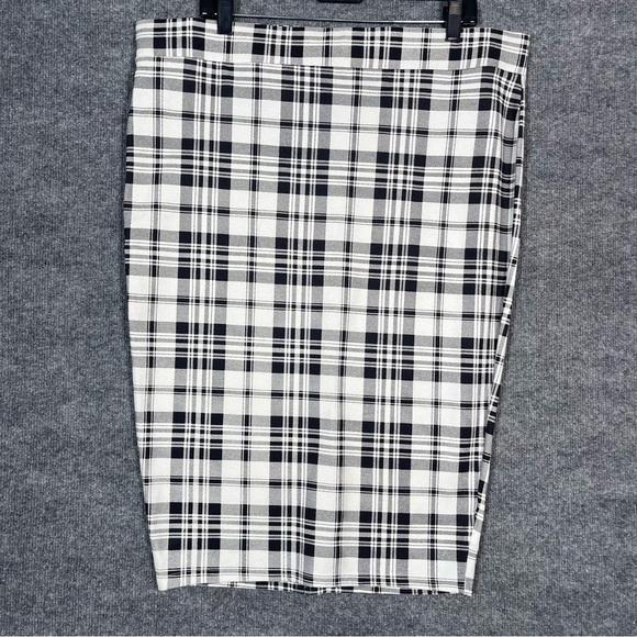 Torrid NWT Women’s 2X Midi Pencil Skirt Stretch Workwear Black White Plaid - Picture 1 of 9